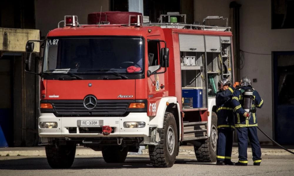 Φωτιά σε εξέλιξη στο Λουτράκι – Επί ποδός η Πυροσβεστική